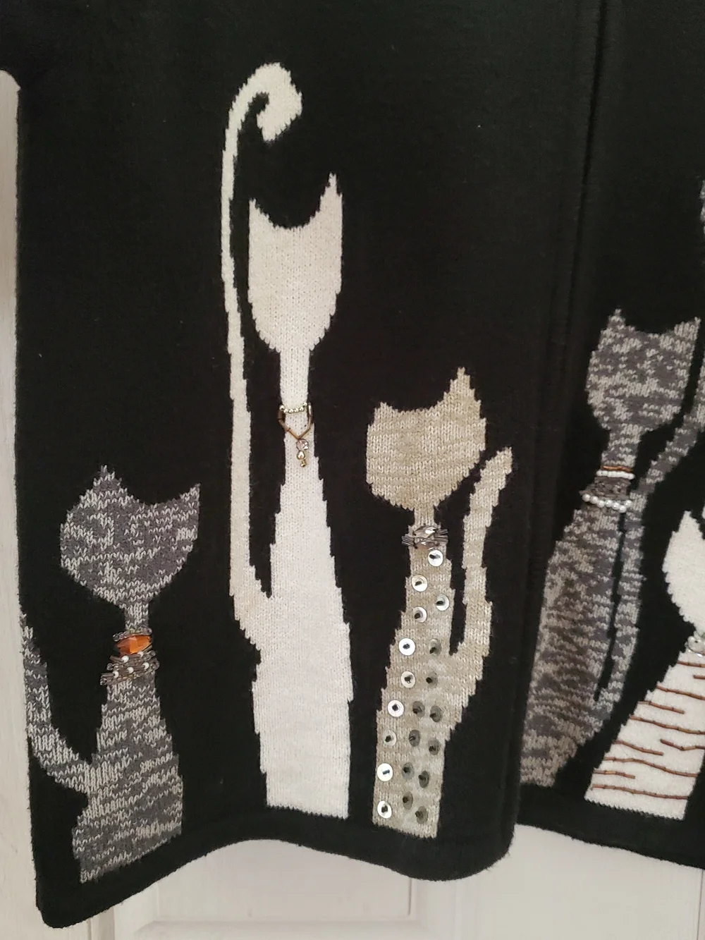 ALLISON DALEY VINTAGE Black Knit Sweater with portrait of Embellished Cats